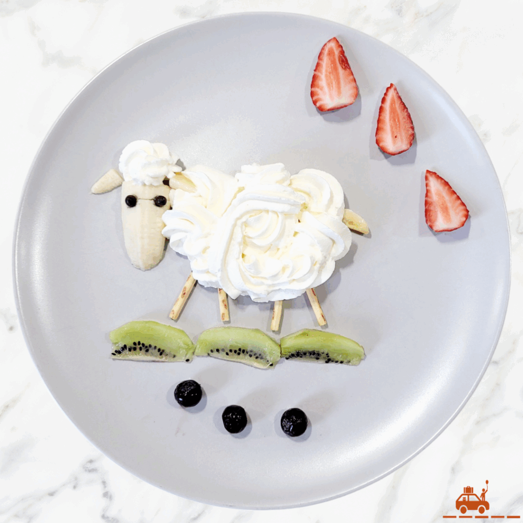 Mouton en chantilly bananes et mikado