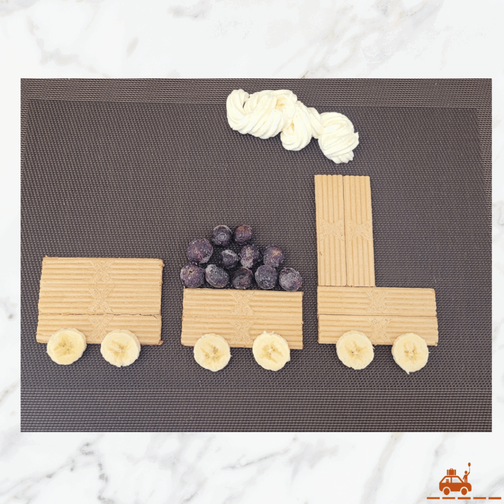 Train en Paille d'or myrtilles et crème chantilly