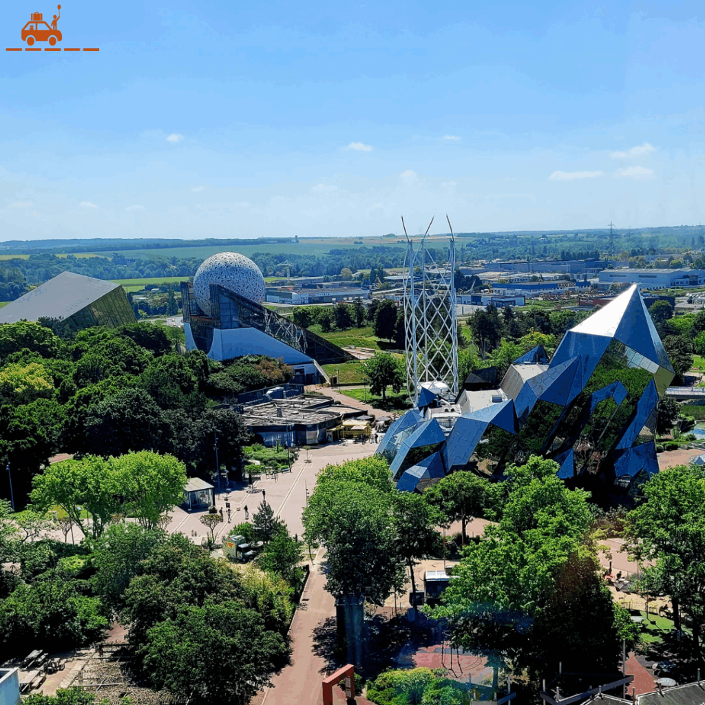 Le parc du Futuroscope vue en hauteur depuis la Gyrotour