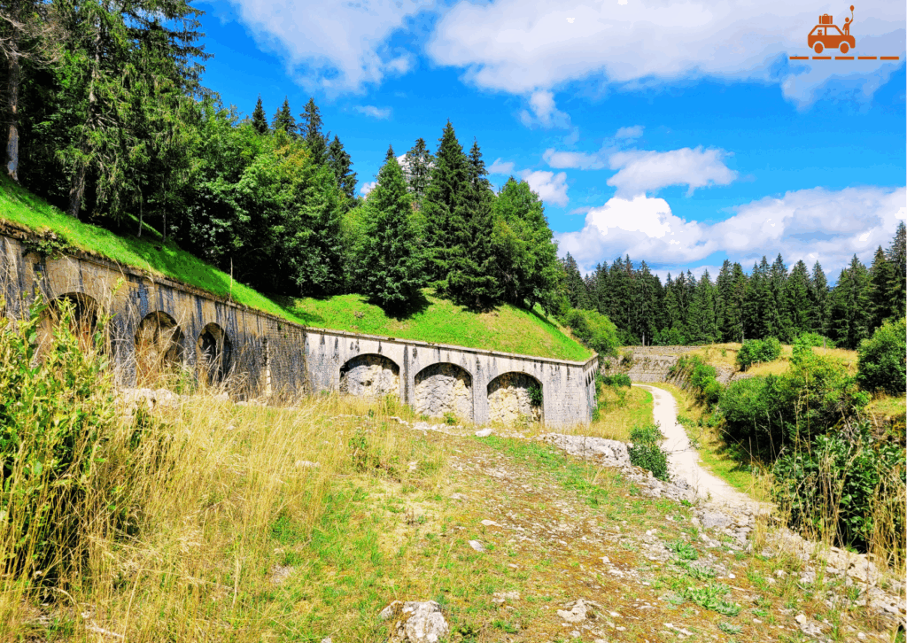 Le tour du fort des Rousses : une balade familiale facile pour les vacances d'été en montagne