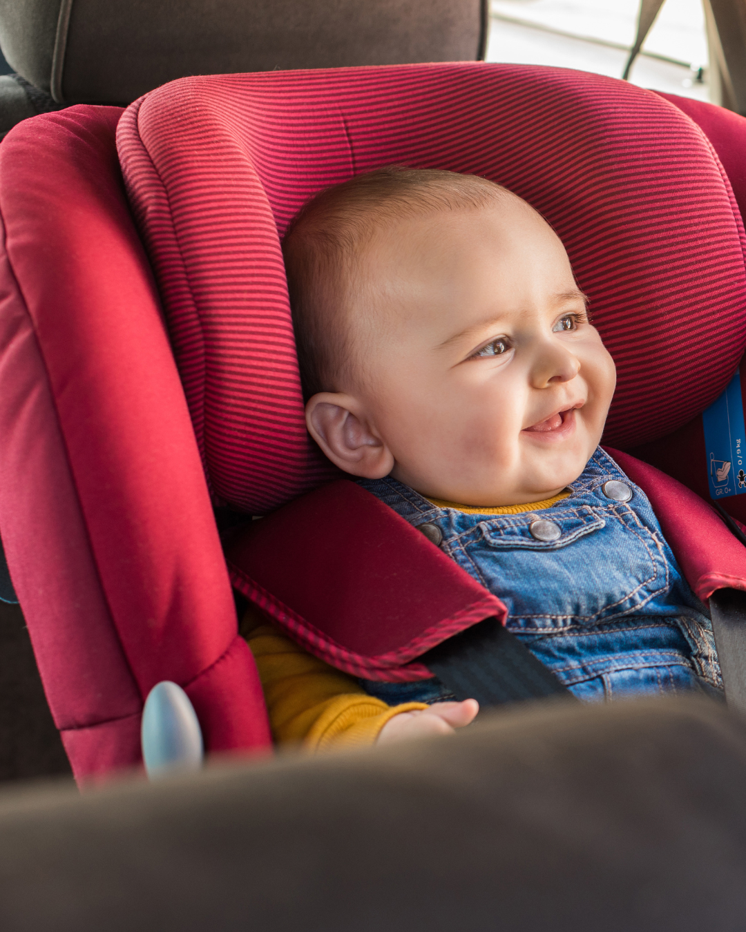 Bébé-5-mois-en-voiture