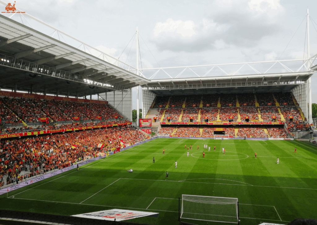Aller voir un match de foot au stade Bollaert de Lens : une expérience à vivre absolument dans le Nord de la France avec vos enfants