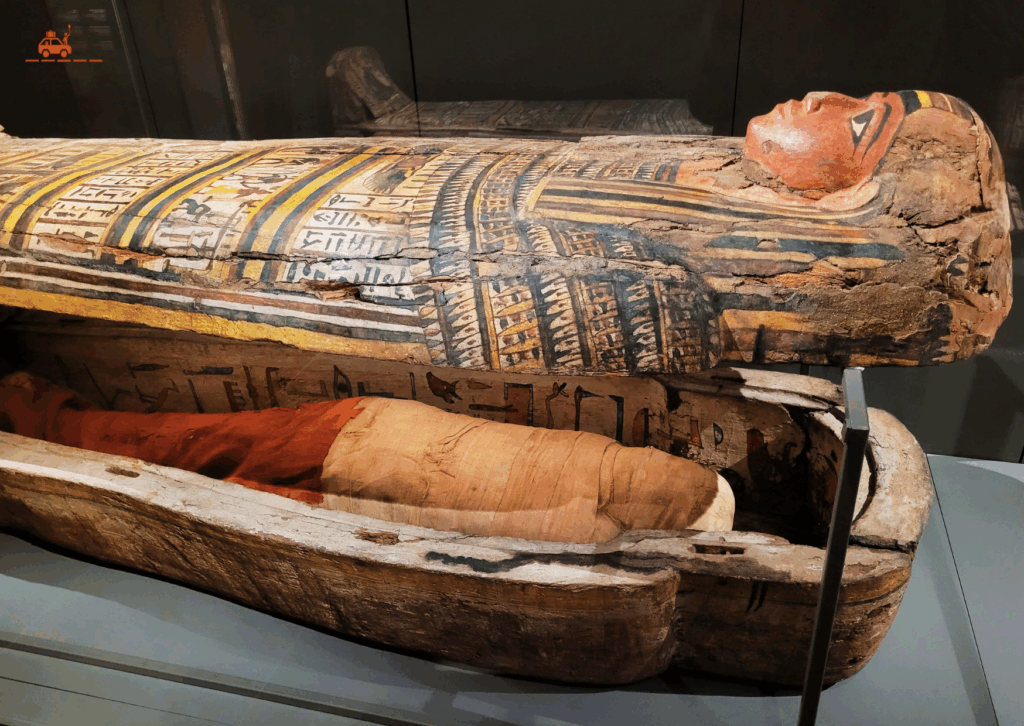 Il y a beaucoup de momies au musée égyptien de Turin