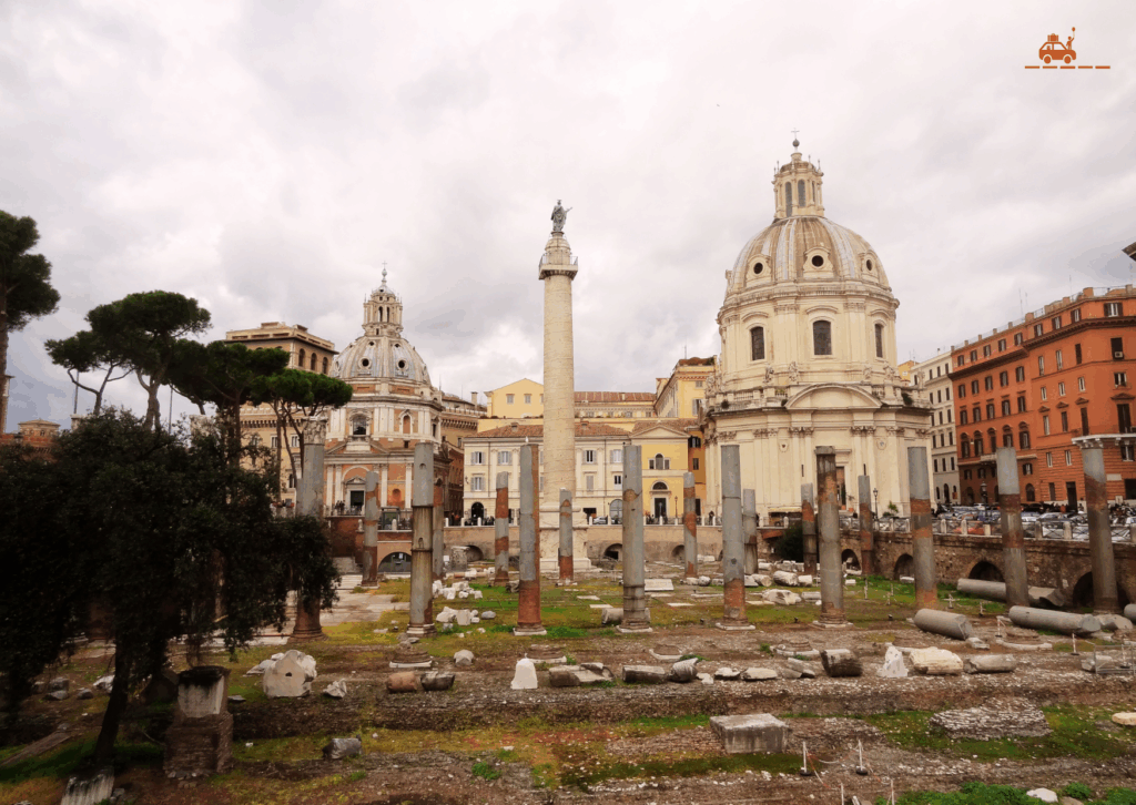Se balader avec les enfants au milieu des ruines de l'Antiquité au forum à Rome une activité incontournable si vous passez vos vacances en famille en Italie
