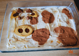 Tiramisu italien au mascarpone "vachement" bon : une idée de dessert amusant et facile avec sa présentation originale de tiramisu en forme de vache