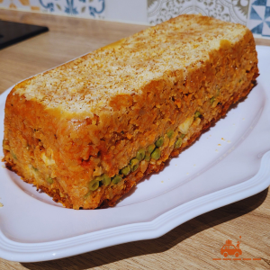 Sartu di riso démoulé dans un plat de service