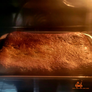 Cuisson au four du far breton aux pruneaux