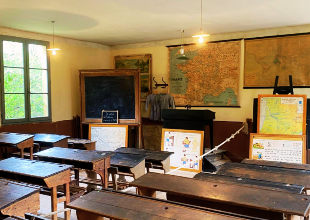 Le parc du Bournat en Périgord noir - une salle de classe pour plonger les enfants dans l'ambiance des années 1900