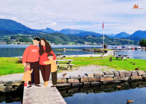 Famille avec enfants en voyage en Norvège l'été, dans la région des fjords