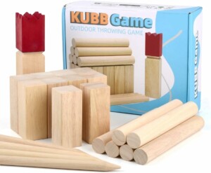 Le jeu de plein air traditionnel viking : le kubb