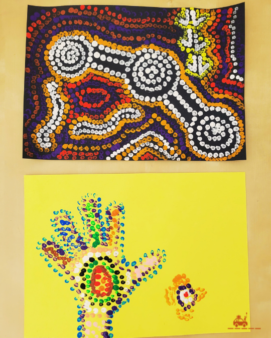 Peintures d'enfants inspirées de l'art des aborigènes d'Australie